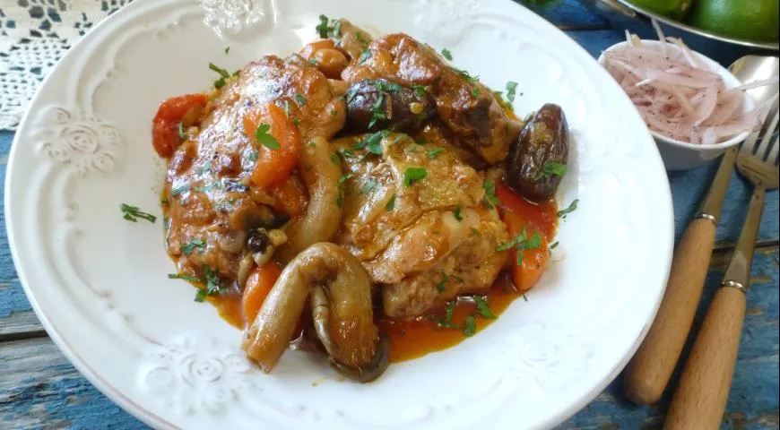 Рецепт курицы, тушеной с финиками ( Нurmal? tavuk )