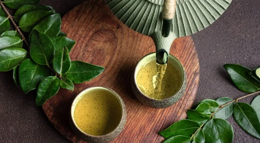 Чайная церемония — это ритуал, помогающий отключиться от воздействия стрессовых факторов, расслабиться