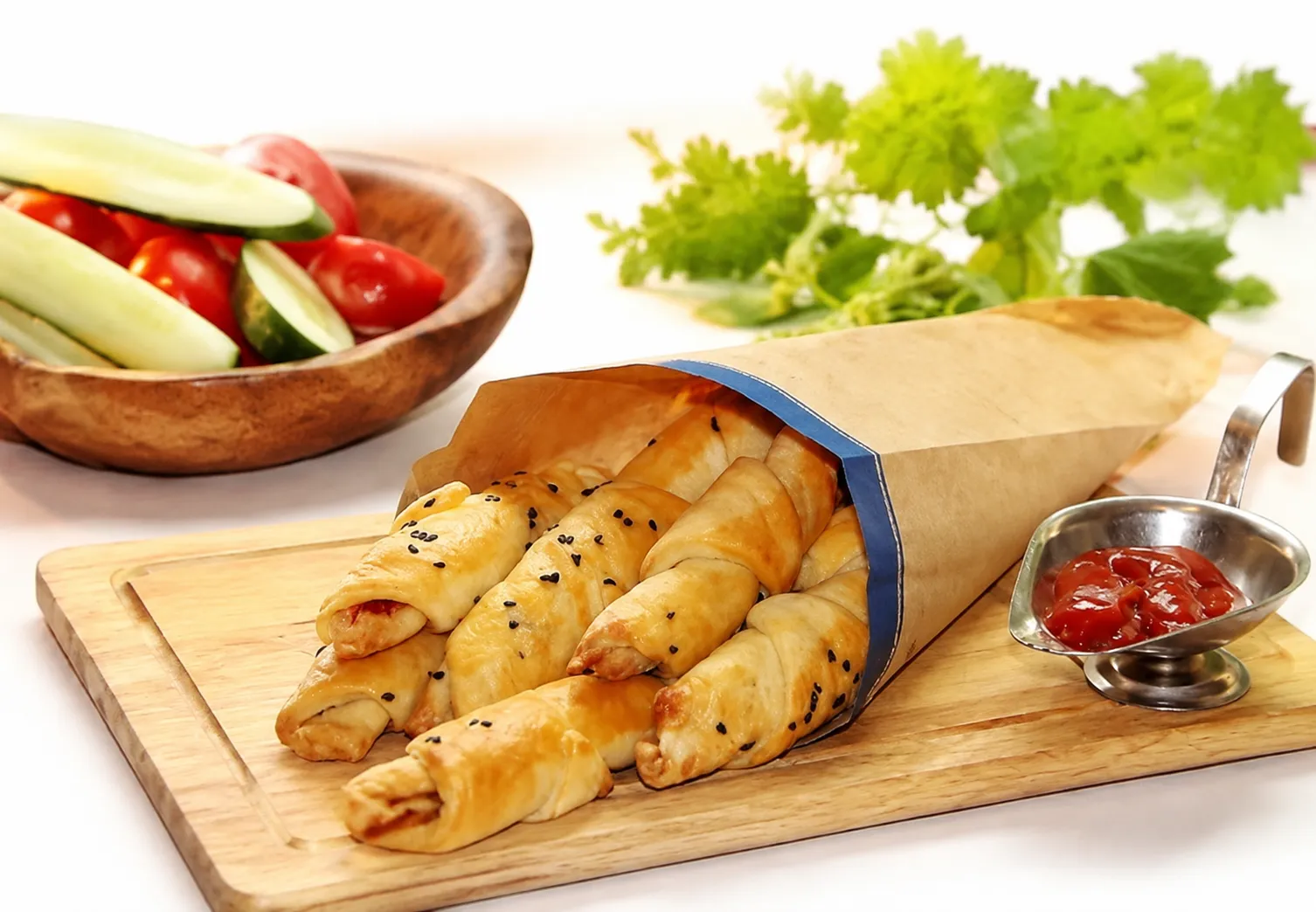 Закусочные рогалики с начинкой из шпрот