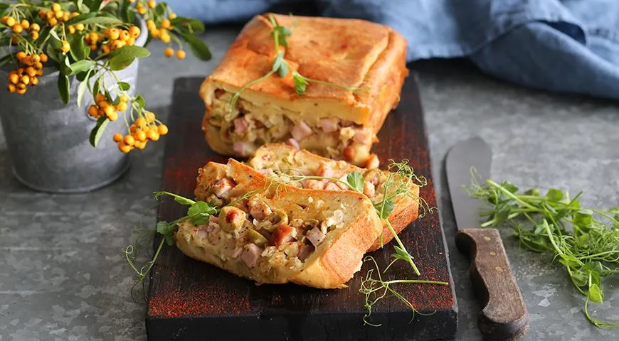 Рецепт пирога с копченым свиным карбонадом и оливками