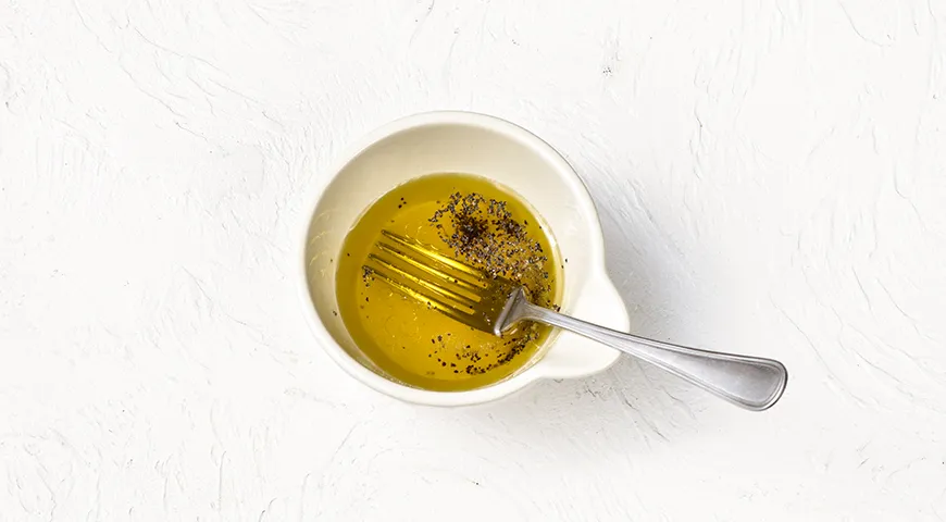 Салат с консервированным тунцом и грибами