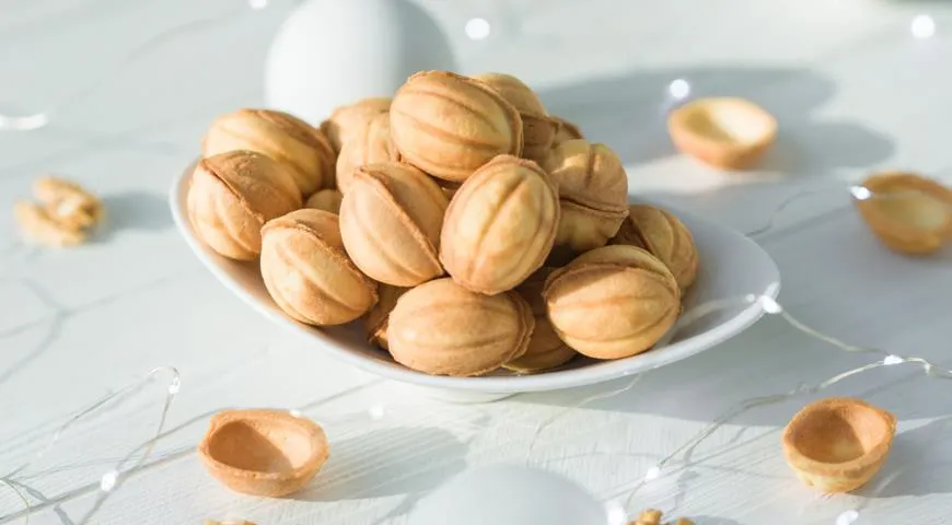 Чай и орешки со сгущенкой