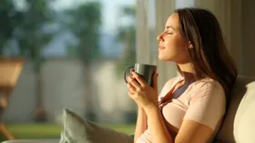 Чил-аут напитки: что это, зачем их пьют и есть ли от них польза