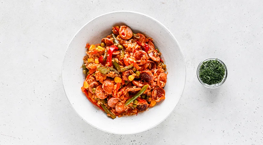 Мексиканская смесь с сосисками и рисом