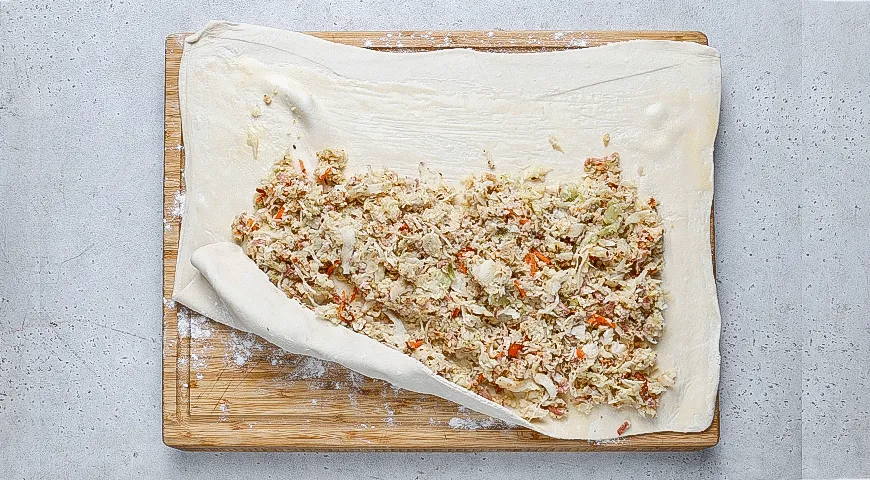 Штрудель с квашеной капустой