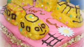 Детский торт "Паровозик" с двумя кремами и меренгой