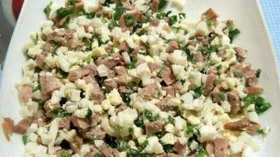 Салат с печенью трески