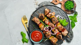 В Москве и Санкт-Петербурге появились шашлычные на воде