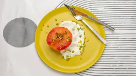 Турецкий десерт из айвы с орехами и каймаком