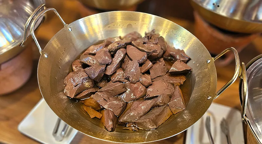 Тайская закуска из куриной крови