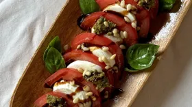 Закуска «Капрезе» с кешью
