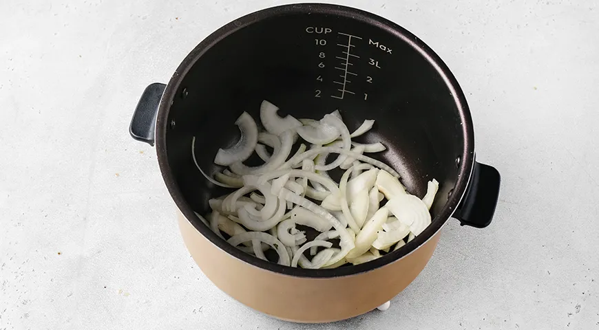 Курица, запеченная целиком в мультиварке