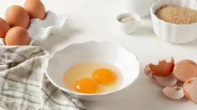 Шеф-повар раскрыл секрет, как правильно хранить яйца, чтобы белок не становился жидким