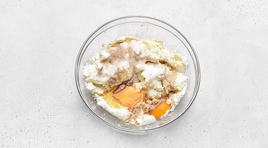 Пышные сырники на сковороде