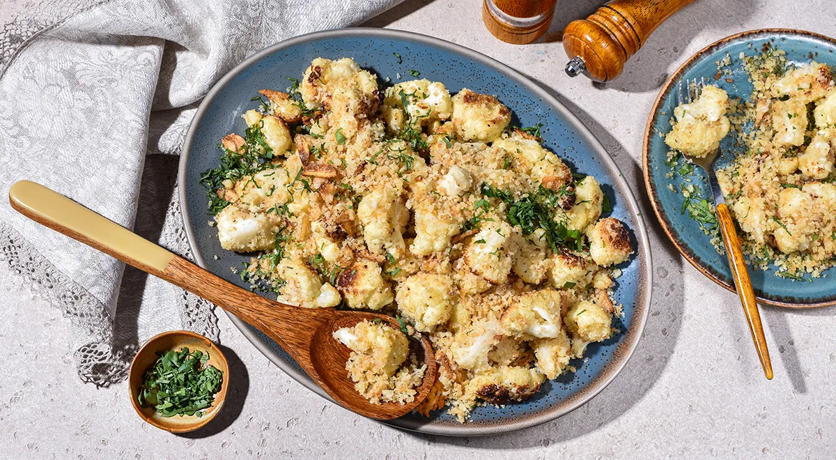 Цветная капуста с сухарями и чесноком