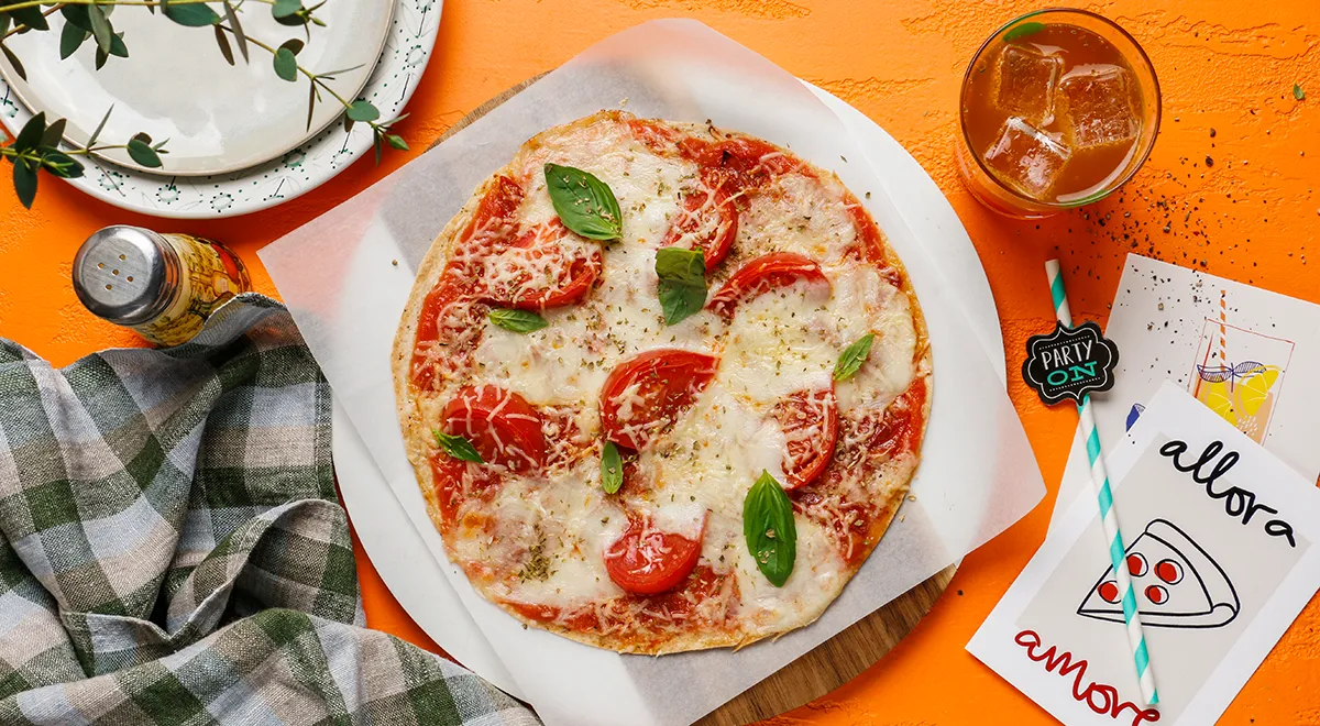 Пицца из лаваша с копченой колбасой