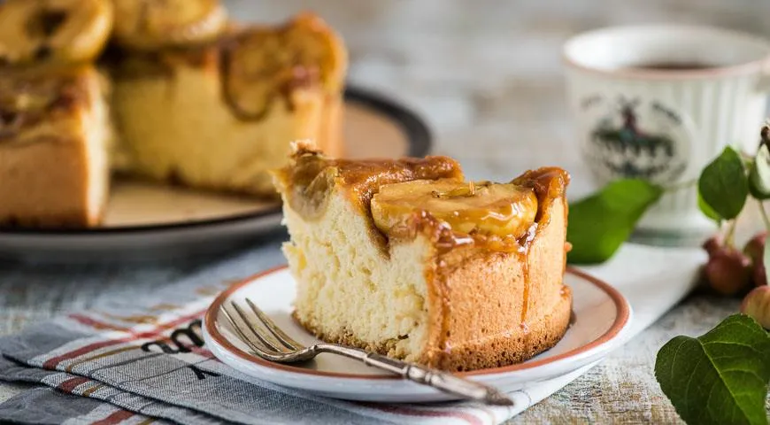 Рецепт яблочной шарлотки с карамелью