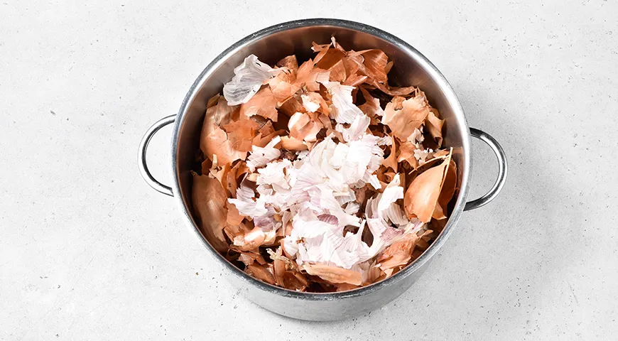 Свиные щечки в луковой шелухе