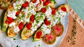 Запеченные кабачки с брокколи