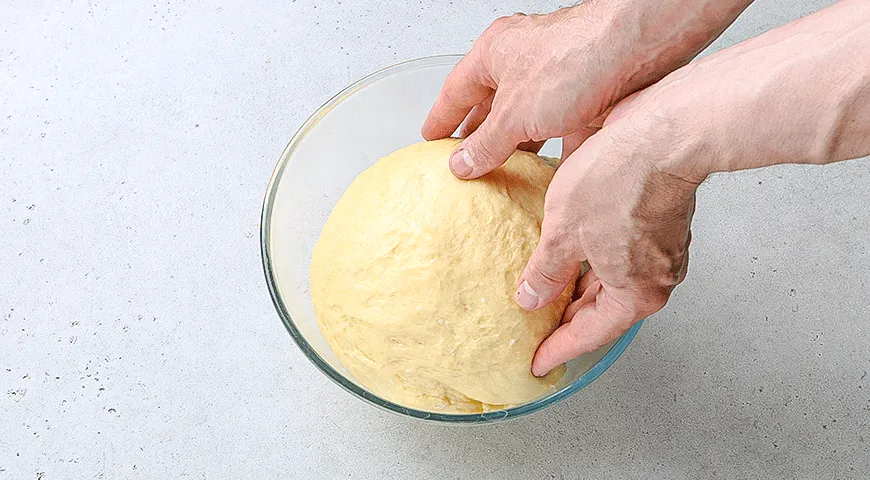 Беляш с печеным картофелем и икрой