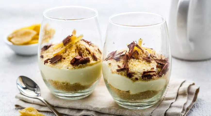 Сырный крем с цукатами, приготовленный с адыгейским сыром, рецепт