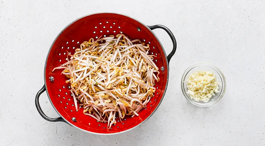 Юккедян – корейский острый суп