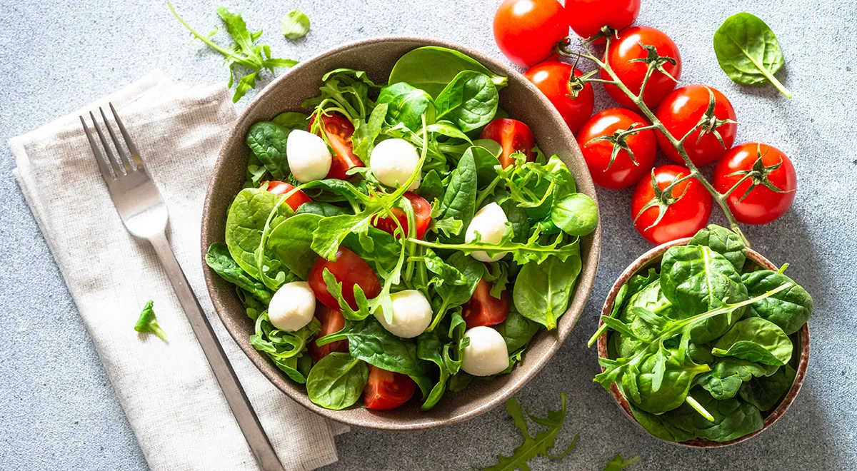 Салаты из трех ингредиентов: 8 простых и удивительно быстрых рецептов