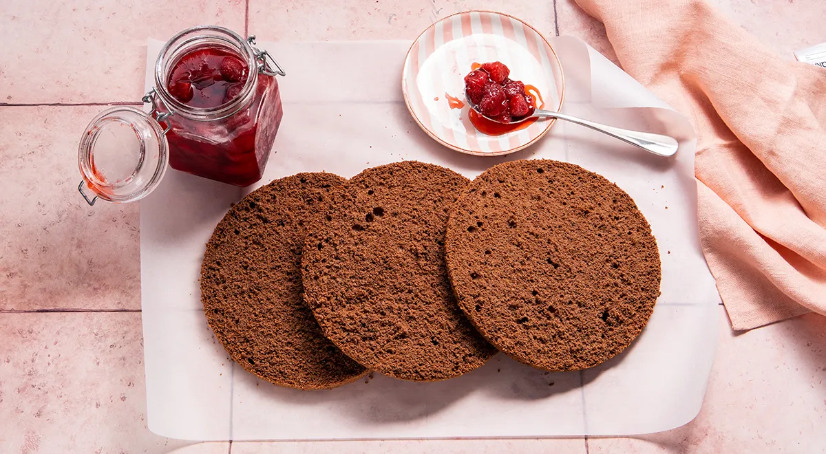 Рецепт шоколадных коржей для торта с кукурузным крахмалом