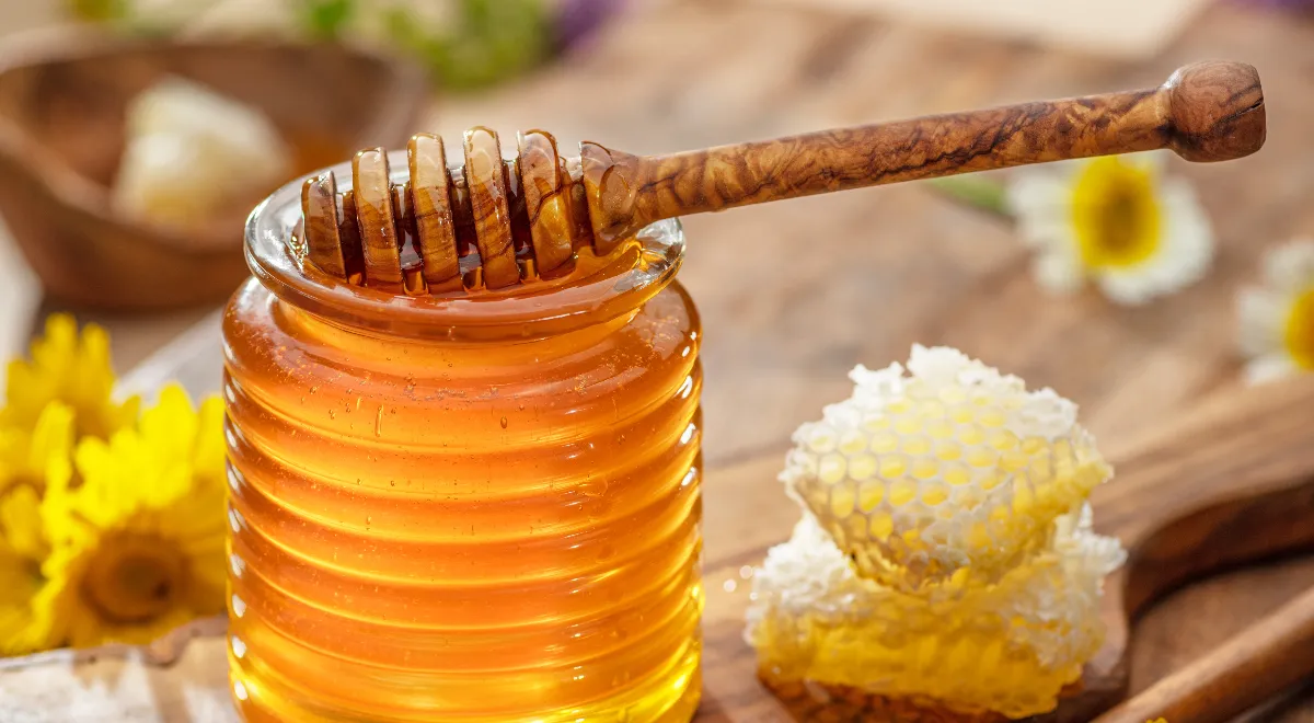 Половина меда в магазинах — фальсификат: Роскачество опубликовало тревожные данные