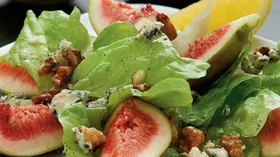 Рецепты с сырами, грецким орехом и салатом