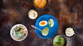 5 идей закусок и соусов с вареными яйцами