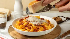 Макароны с сыром: 15 рецептов — от быстрых ужинов до сытных запеканок