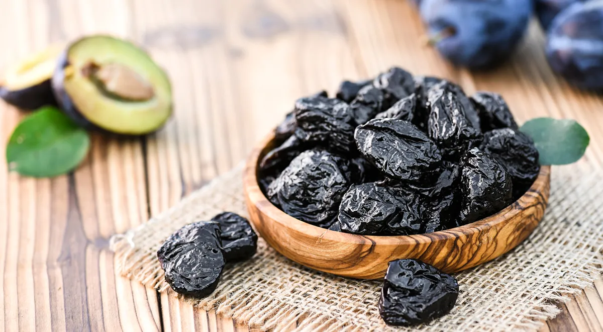 Польза и вред чернослива, как его есть правильно