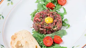 Рецепты с овощами, говядиной и яйцом перепелиным