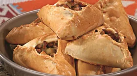 Рецепты для новогоднего меню с мукой и свининой