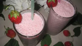 Клубничный-банановый коктейль