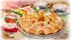 Слоеный пирог с малиновым джемом Махеевъ к 8 марта