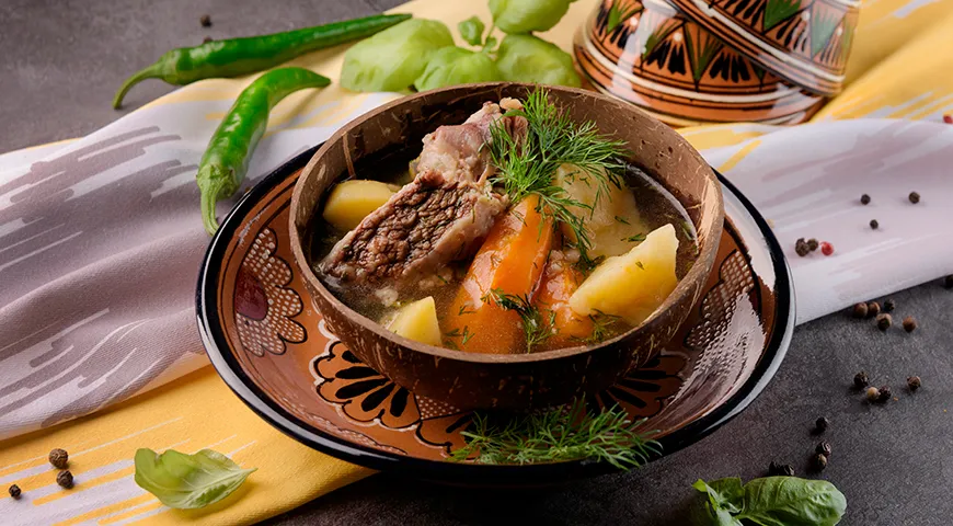 Шурпа в горшочках