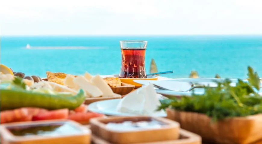 Турецкий закусочный стол