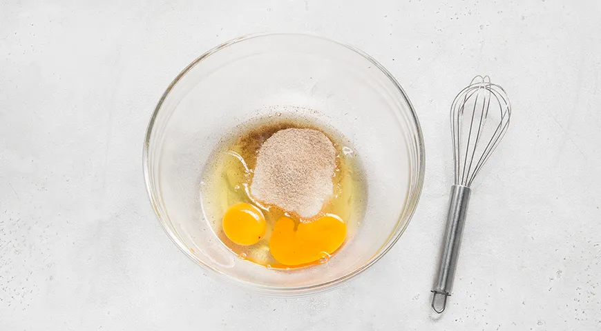 Яблочный пирог на сковороде