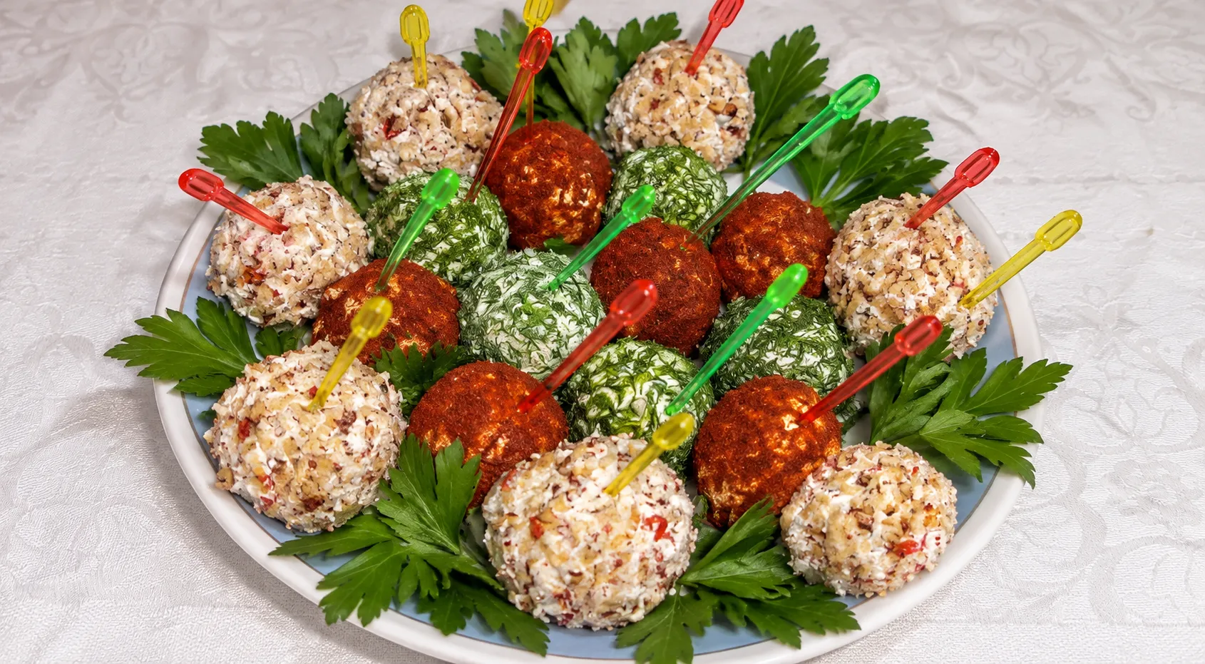 Закусочные шарики из творожного сыра