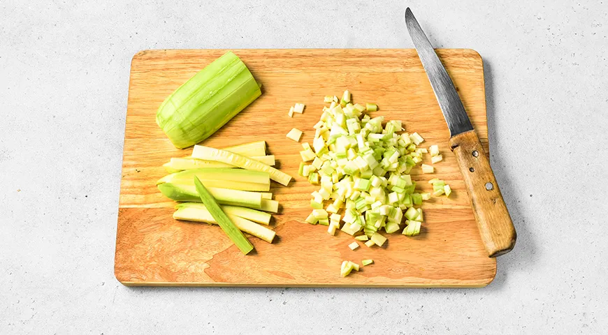 Запеканка с фаршем, картошкой и кабачками