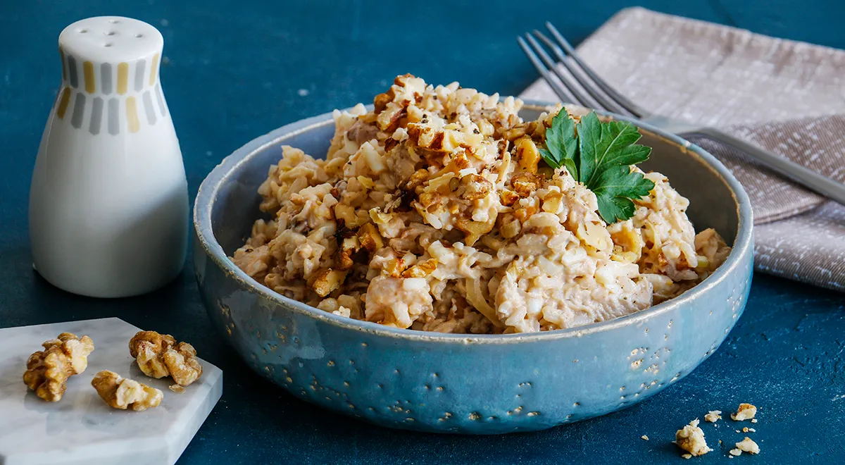 Салат с курицей, черносливом и виноградом, пошаговый рецепт с фото от  автора Konstanta на 409 ккал