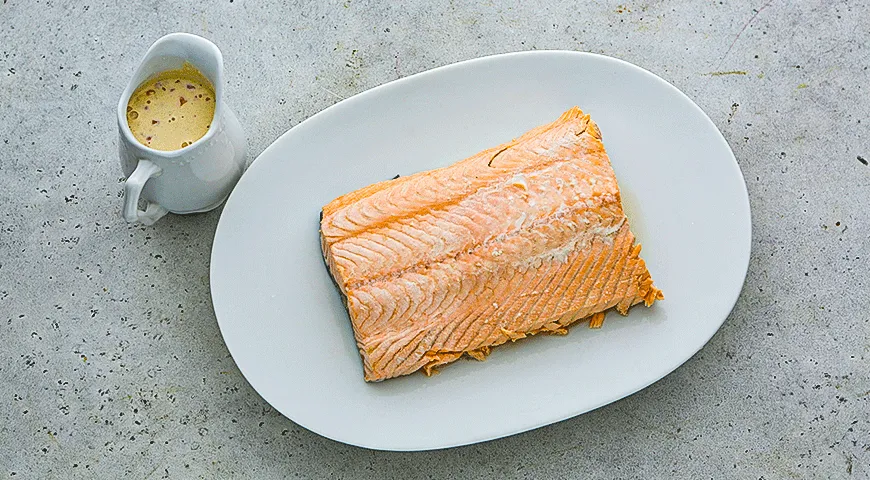 Лосось в розовом вине