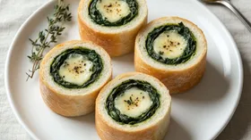 Куриные рулетики в сливочно‑грибном соусе