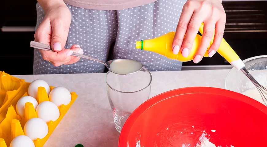 В выпечке вместо лимонной кислоты можно использовать лимонный сок