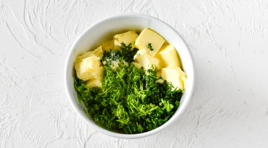 Сливочное масло с укропом и чесноком