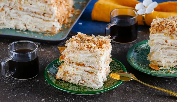 Торт «Наполеон» из слоеного дрожжевого теста