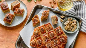 Пахлава с орехами