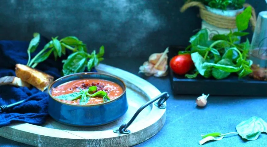 Суп из печеных томатов с кокосовым молоком